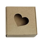 Gaveæske i brun karton. Rustik. Med udskåret hjerte. 55x55 mm